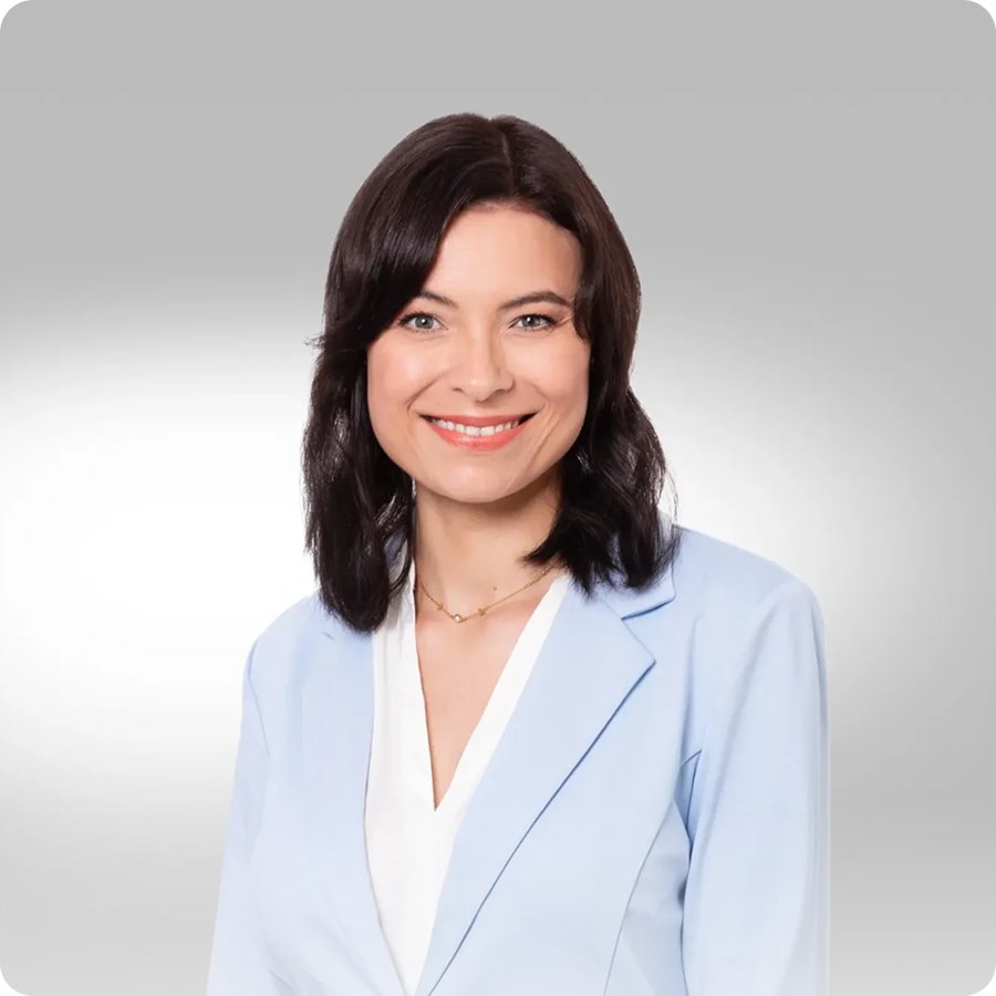 Rechtsanwältin Wendla Savic im Beratungsgespräch zum Medien- und Urheberrecht